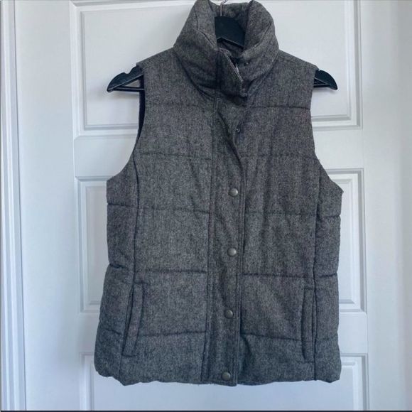 Old Navy Jackets & Blazers - PUFFER VEST